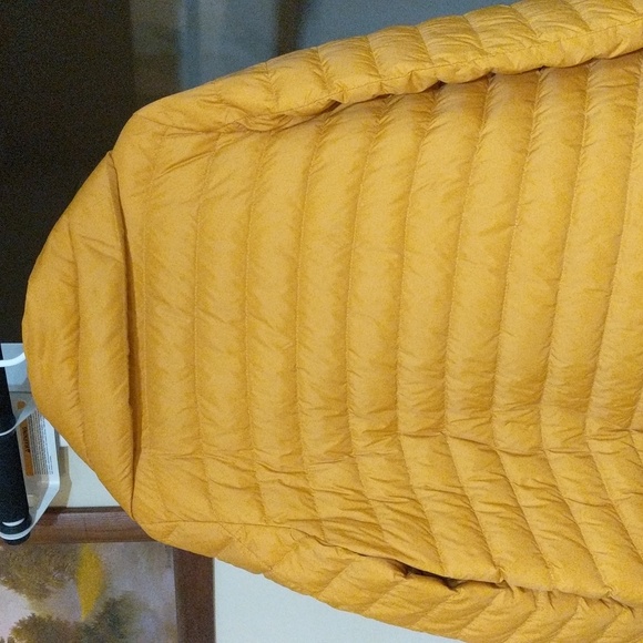 #9. CM Milano Assymetrical Long Puffer Jacket with zipped pockets. Size:Medium - Picture 5 of 9